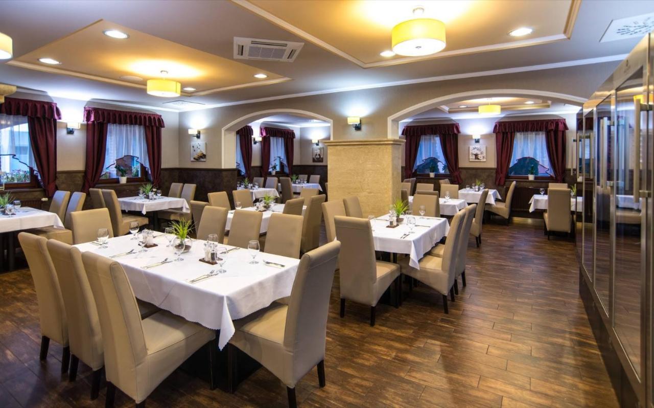 Corvin Pension And Restaurant Veľký Meder Exterior foto